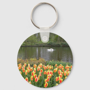 Llavero Cisnes por un lago con los tulipanes, Keukenhof
