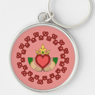 Llavero Claddagh y Red Knotwork sobre rosa