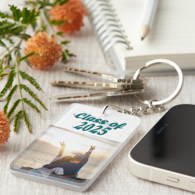 Llavero Clase de la foto de graduación de texto verde de 2 (Frente Derecha)