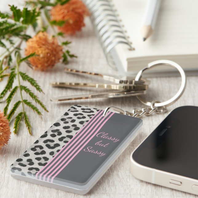 Llavero Clásica pero Sassy Leopard Print Keychain (Frente Derecha)