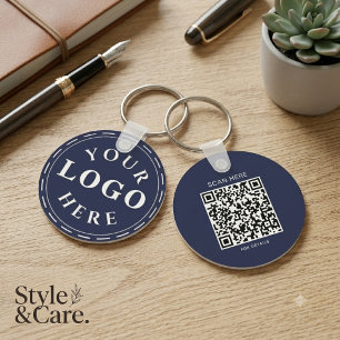 Llavero con logotipo en azul marino y código QR