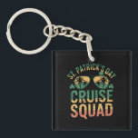 Llavero Concurso familiar divertido de la squad de crucero<br><div class="desc">Concordancia divertida con la familia del crucero St Patrick's Day</div>