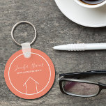 Llavero Coral Real Estate Company Realtor Personalizado<br><div class="desc">Esta cadena de claves del agente de coral de moda está hecha personalizado con el nombre de su compañía de propiedades bajo el nombre del agente en la tipografía de moda. Esta cadena de claves de la empresa inmobiliaria minimalista cuenta con un sencillo dibujo de una casa. Regalo contemporáneo para...</div>