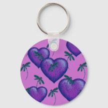 Corazones morados y libélulas