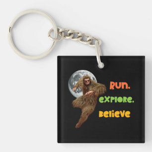 Llavero Corriendo Aventura Sasquatch Creer Diseño