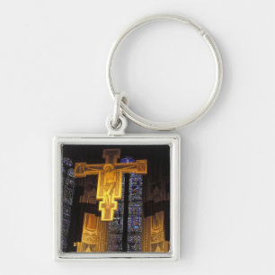 Llavero Crucifijo sobre el altar superior en el Santa