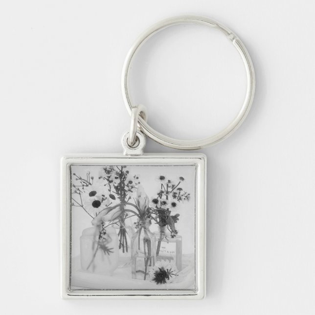 Llavero Cuatro Botellas Y Flores Blancas (Frente)