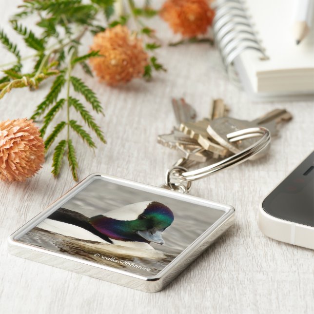 Llavero Curioso pato de cabeza de buey en el lago (Lado)