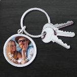 Llavero Cute Love Heart Photo Parples Nombres personalizad<br><div class="desc">Cute Love Heart Photo Couples Personalized Names Keychain incluye tu foto favorita con un corazón de amor y personalizada con tus nombres en escritura blanca moderna. Personalice editando el texto en el cuadro de texto proporcionado y agregando su propia imagen. Los regalos perfectos para parejas, novia, esposa, novia y más...</div>