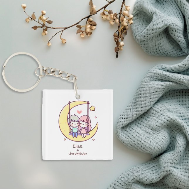 Llavero Cute Personalizado Chibi Estilo Moon Swing Pareja (Cute Personalized Chibi-Style Moon Swing Couple Keychain)