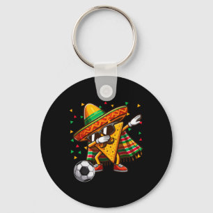 Llavero Dabbing Nacho Sungles jugando al fútbol Cinco De M