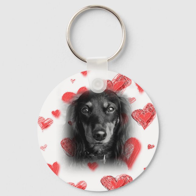 Llavero Dachshund con corazones rojos (Anverso)