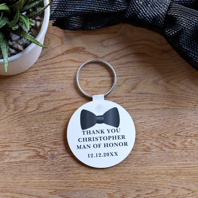 Llavero de corbata negra para hombre de honor en b (Thank any member of your bridal party with this bow tie keychain. Just add their name & your wedding)