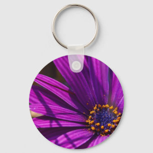 llavero de flor morada con polen