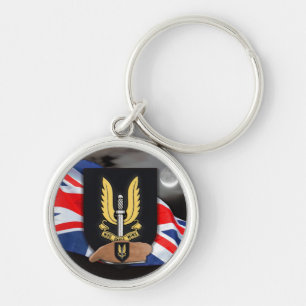 llavero de la boina de la insignia del sas del