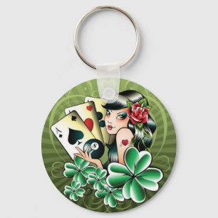 Llavero de mujer con cartas de juego