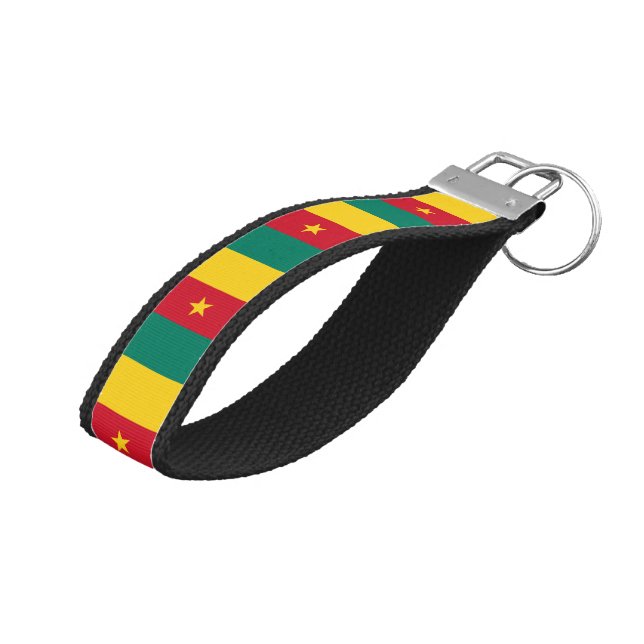 Llavero De Pulsera Bandera de Camerún Patriótico (Angulado hacia arriba)