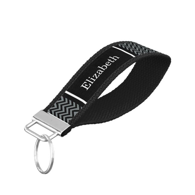 Llavero De Pulsera Carbón, negro Chevron Black Name Monograma (Angulado hacia abajo)
