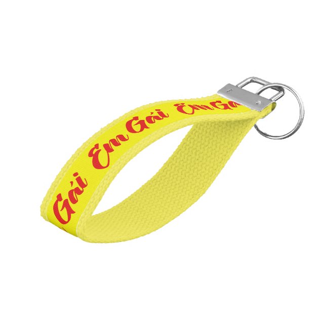 Llavero De Pulsera Hermana vietnamita (joven) - Em Gái ~ Tien Viene (Angulado hacia arriba)