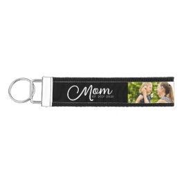 Llavero De Pulsera Mom Established Elegant Script Black 3 Photo