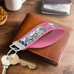 Llavero De Pulsera Monograma de la Marina y el Collage de fotos Rosad<br><div class="desc">El fondo incluye un patrón de cheurón opcional: utilice cinco fotos cuadradas para crear un regalo único y personal. O puedes mantener al cachorro hipster y hacer un keepsake de moda. Si necesita ajustar las imágenes,  haga clic en la herramienta personalizar para realizar cambios.</div>
