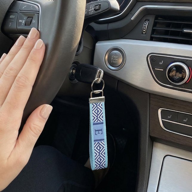 Llavero De Pulsera Navy Geometric Chevron Monogram Design (Subido por el creador)