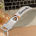 Llavero De Pulsera Nombre personalizado y foto de 6 | Piedra y Tan<br><div class="desc">Tecla de muñeca personalizada en piedra y bronceado. La plantilla de fotos está configurada para que añadas 6 de tus fotos favoritas, que se muestran en formato cuadrado/instagram y vertical. Su nombre está escrito en tipografía de escritura limpia por un lado. Las imágenes se muestran erguidas en cada lado, cuando...</div>