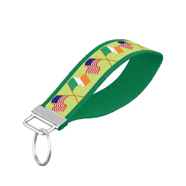 Llavero De Pulsera Orgulloso Día irlandés de San Pratick (Angulado hacia abajo)