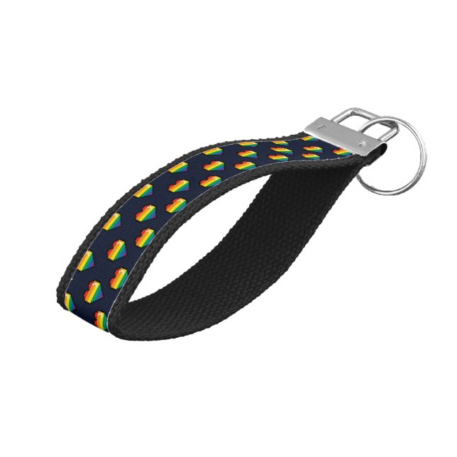Llavero De Pulsera Patrón cardíaco de 8 bits arco iris (Angulado hacia arriba)