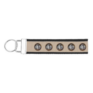 Llavero De Pulsera Pintado Keeshond Playtime - Arte Perro Original.