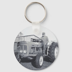 LLAVERO DEL HOMBRE DEL TRACTOR