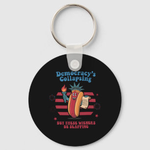 Llavero Democracia divertida de Hot Dog se derrumba 4 de j