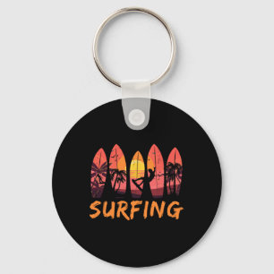 Llavero Deportes acuáticos de surfista en el océano - Olas
