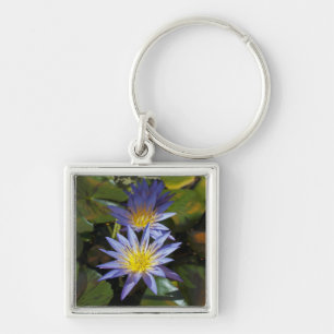 Llavero Diseño Botánico Floral de Nenúfar Tropical