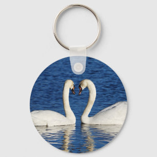 Llavero Dos cisnes blancos forman Rótulo cardíaco