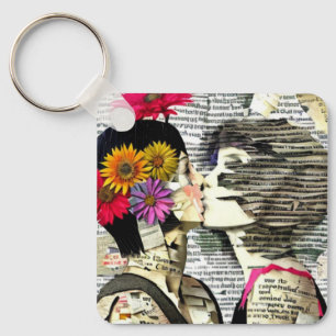 Llavero Dos mujeres enamoradas   Beso del Orgullo