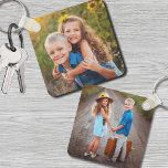 Llavero Dos niños personalizados de doble cara dos fotos<br><div class="desc">Crea un keepsake personalizado con esta cadena de fotos de niños de doble cara, perfecta para padres o abuelos que quieran mostrar dos fotos diferentes. Muestra una imagen favorita en el frente y otra en la parte posterior, permitiéndole mostrar esos momentos especiales de la vida de su hijo. Aunque es...</div>