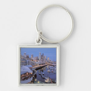 Llavero Dusk en el puerto de Bell en Seattle, Washington.