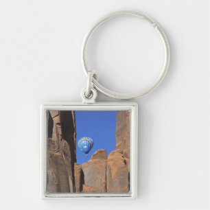 Llavero EE. UU., Utah, Valle de los Monumentos. Un globo a