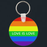 Llavero El amor arcoiris es amor Orgullo gay LGBTQ hermoso<br><div class="desc">El arcoiris del Orgullo Gay estriba la cadena que dice Amor es Amor. Un simpático apoyo LGBTQ para todos tus amigos y familiares gays, lesbianas, bisexuales, transexuales y pansexuales. Apoyar la igualdad de derechos para todos los seres humanos, independientemente de a quién amen y de su identidad de género. Un...</div>