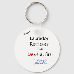 Llavero El amor del labrador retriever al principio lame