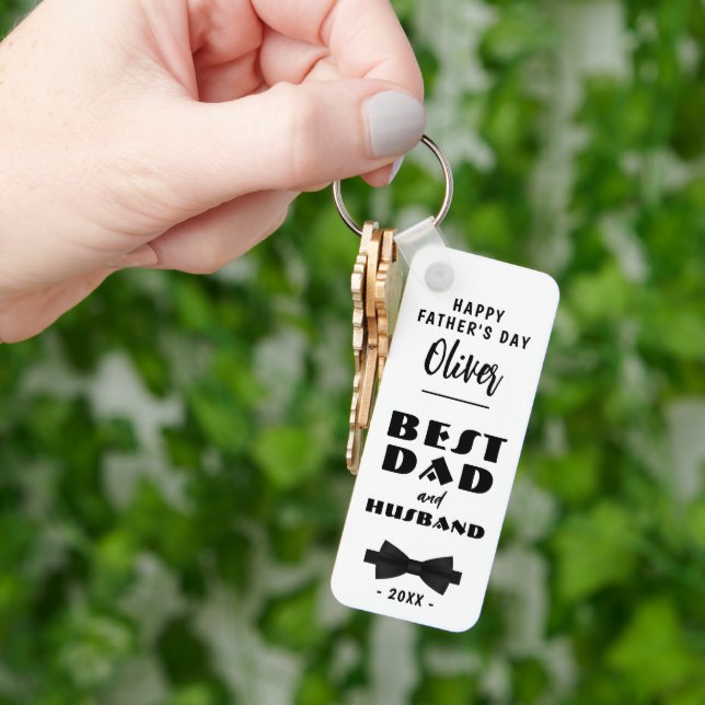 Llavero El mejor papá y el marido del traje negro elegante (Mano)
