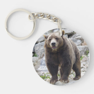 Llavero El oso Kodiak de pie en una roca