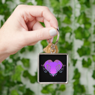 Llavero Elegante corazón púrpura romántico con florituras