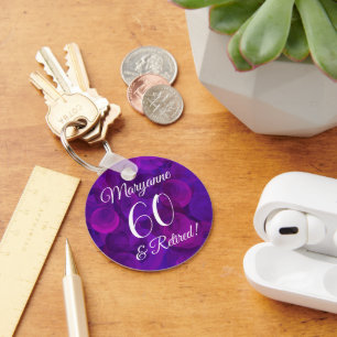 Llavero Elegante morado 60 y retiro jubilado