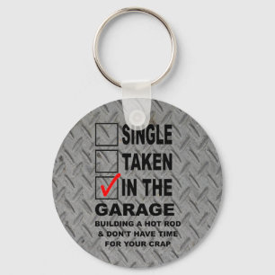 LLAVERO EN EL EDIFICIO DEL GARAJE HAY UNA CARRETERA CALIEN