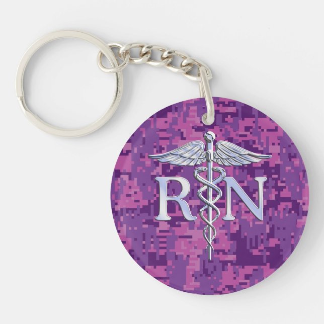Llavero Enfermera inscrita RN Silver Caduceus Fuchsia Camo (Frente)