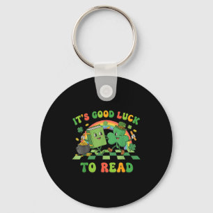 Llavero Es buena suerte leer libro del día de San Patricio