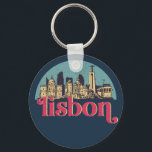 Llavero Escenario de la ciudad de Lisboa Portugal<br><div class="desc">Diseño de ciudad de estilo vintage y retro con un hermoso paisaje, atracción turística y arte de paisajes urbanos. rascacielos Guay y artículos de ilustracion de silueta de construcción para turistas y viajeros. Perfecto como recuerdo para volver a casa cuando viaja por el mundo. Guarde la memoria de sus viajes...</div>