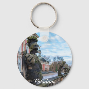 Llavero Estatuas de caballero de piedra cerca del palacio 